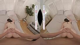 एलीक्स स्टार बाथ में लेटी, फन की प्यासी