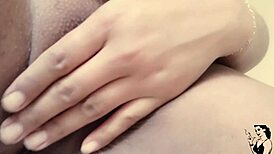 is suellen santos gaping her big ass in nature?