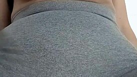 i punish her pussy with spanking for ten minutes