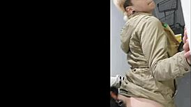 मैं इस अर्जेंटीनी चिका से एलीवेटर के पास मेडेलिन में मुझे चोदने की भीख मांग रहा हूँ