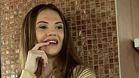 i licked her big pussy lips while she fingered my petite milf cunt