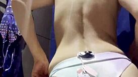 हिडन कैमरा मैक्सिकन जवां को ड्रेसिंग रूम में पकड़ता है