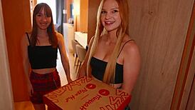 मैंने बॉयफ्रेंड को गर्लफ्रेंड के साथ थ्रीसम के लिए पेश किया - वर्लोनिस और केट क्विन