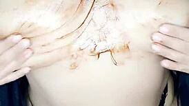 me senti muy sola y comence a tocarme mira mis tetas llenas de rico dulce