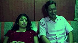 भारतीय भाभी चोरी-छिपे गर्म ग्रुप एक्शन के लिए