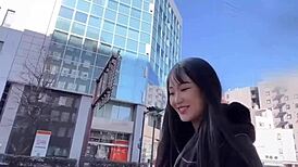 first time 22-year-old gets oral from older guy 😲