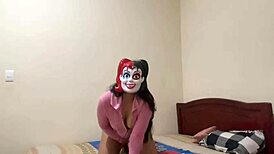 I can’t believe my young stepmom fingers herself so good in both holes!