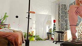 curvy milf oils her hairy nude body for voyeur cam, legs and ass on display