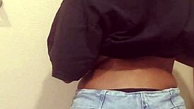 Naejae says, Watch me strip and squirt for you