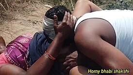 बस एक कैजुअल 25 साल की देसी गर्ल अपने बेस्ट बडी से ड्रिल्ड हो रही है