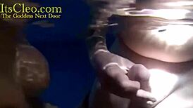 Gagging cock suckers Cleo and Annie Knight cum underwater, wow! 😲