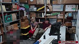 thief blows officer while bf watches 😏