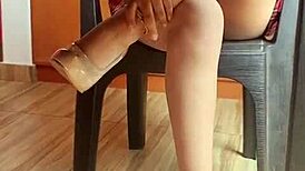 ESPIANDO BAJO FALDAS SECRETARIA ARGENTINA NATALY