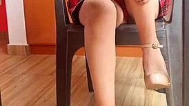 ESPIANDO BAJO FALDAS SECRETARIA ARGENTINA NATALY