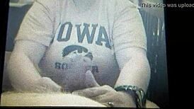 Married woman with natural big boobs gives great blow job