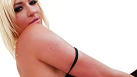 Blonde Victoria White masturbates her wet pussy!