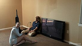 Damn, curvy Latina wife bangs the cable guy while husband’s outta country!