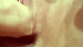 मोटी लड़की की गांड एनल टॉय से घरेलू क्लिप में ध्वस्त कर दी