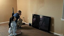 Damn, curvy Latina wife bangs the cable guy while husband’s outta country!