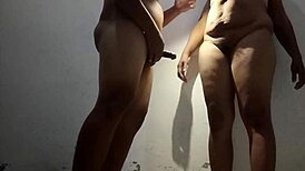 Terbaik adik tiri ngentot saat rumah kosong