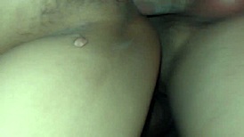 Follando a mi novia con condon en misionary