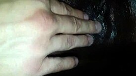 काली बीवी ने चूत में मॉन्स्टर लंड लिया और मुंह में चूसा