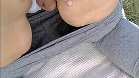 In the field, hot as the sun, enjoy pleasure alone