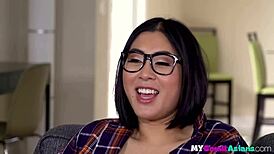 एमराल्ड को सौतेले भाई संग चुदाई का मजा बहुत भाता है