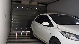 Amelia Red Pays Mechanic With Juicy Pussy!