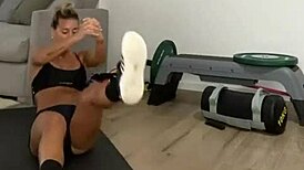 I can't stop staring at Sol Perez's cameltoe, it's so hot and tempting