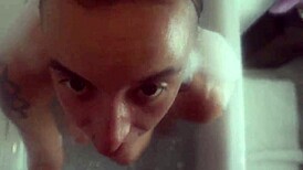 स्नान के बाद एमेच्योर चुदाई और जोरदार स्क्वर्ट!