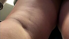 Caught an upskirt view in public outdoor spot