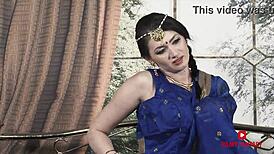 क्लासिक भारतीय गृहिणी रेट्रो बेडरूम में रफ स्लेव फैंटेसी में सरेंडर करती है