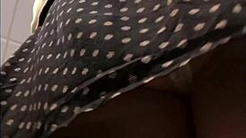 Caught an upskirt view in public outdoor spot