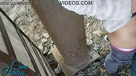 बिजी ट्रेन के पास रियल पब्लिक कम भिगी पैंटी