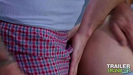 डैडी ड्रू गे बॉटम कोल कोंनर को बेयरबैक करते हैं