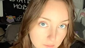 i suckin' that dildo an' playin' with my wet pussy