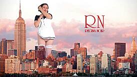 Wow, Giant Lady Without Panties Struts Through City Like King Kong! What a Show!