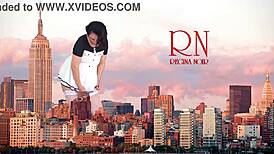 Wow, Giant Lady Without Panties Struts Through City Like King Kong! What a Show!