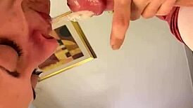 Roxi Reynolds Blows Big Cock