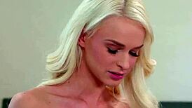 Does Ana facesit her friend?