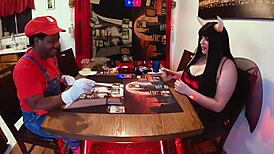 Jane plays magic 7 in lord of the rings cosplay