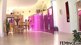 Feminge 4K, 18-year-old blonde from California gets her pussy licked! 😘