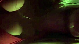 fui curtir uma balada e dei meu cuzinho ali mesmo no busão