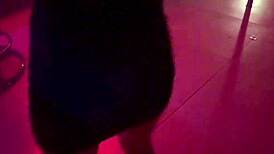 Novinha fode com 2 no swing e depois na rua com corno