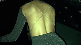 Novinha fode com 2 no swing e depois na rua com corno