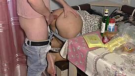 I’m overwhelmed seeing my mature stepmom ditch knitting for a wild blowjob and anal.