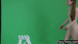 Wow, Anna Mostik flaunts her flexible body in a naked gymnastics show! Stunning moves!