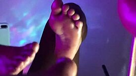 Lindos Pés Fofos E Masturbação Com Vibrador Na Bucetinha Preta