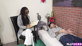 does the psychologist get fucked by her patient?